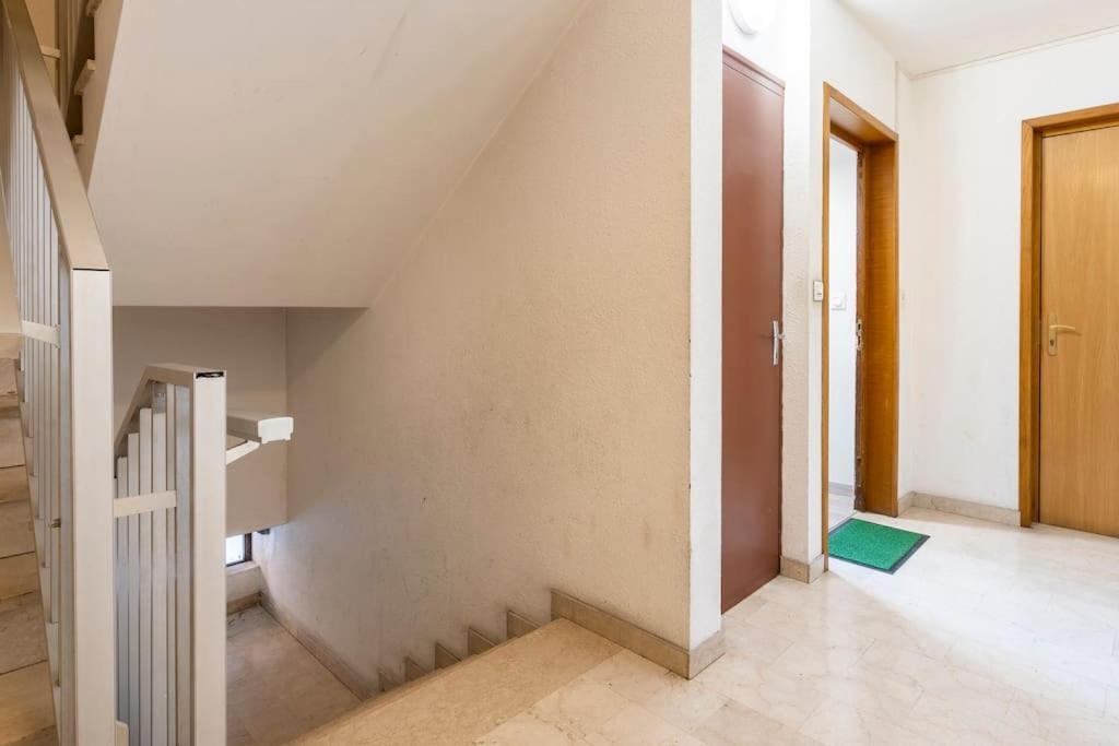 Studio Cosy Proche Du Centre + Parking Gratuit Cluses Luaran gambar